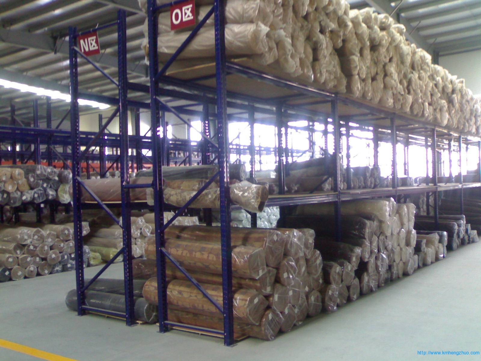 HZ-790型橫梁式貨架    重型高層倉庫貨架應(yīng)用案例